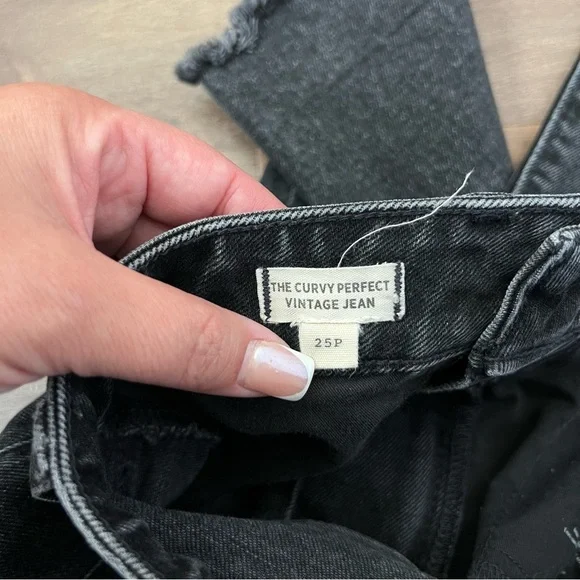 Madewell The Curvy Perfect Vintage Cropped Jean Lunar Wash Size 25P - Picture 8 of 12